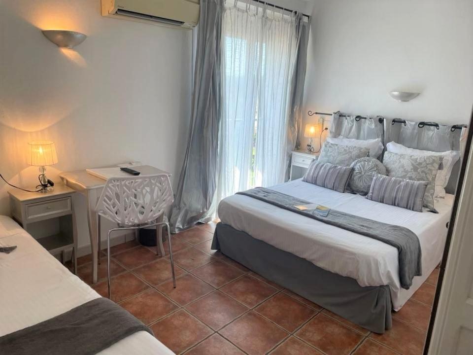 Hotel Le Mediterranee Hyeres Bagian luar foto