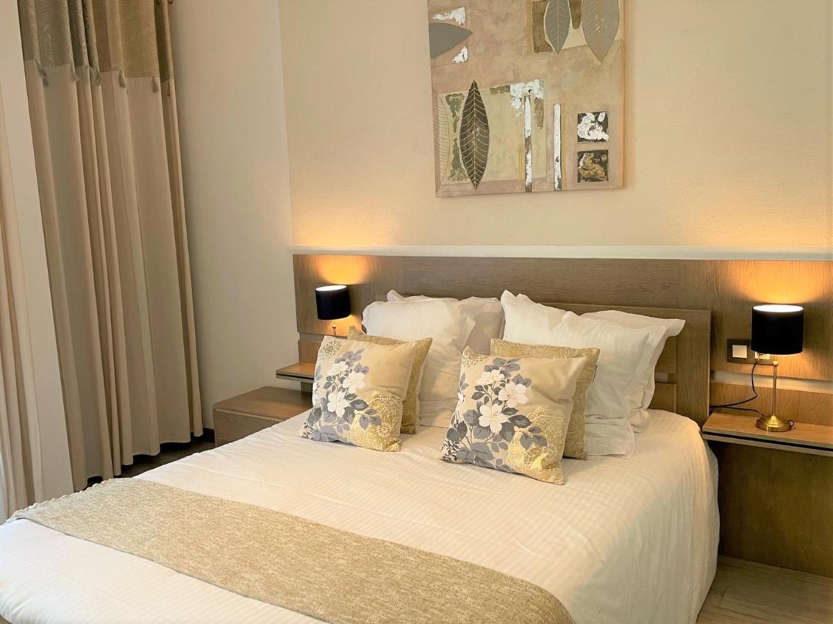 Hotel Le Mediterranee Hyeres Bagian luar foto