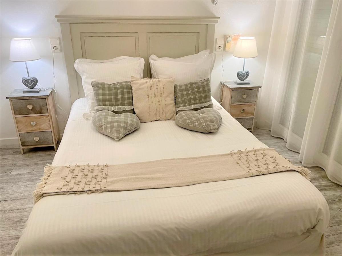 Hotel Le Mediterranee Hyeres Bagian luar foto