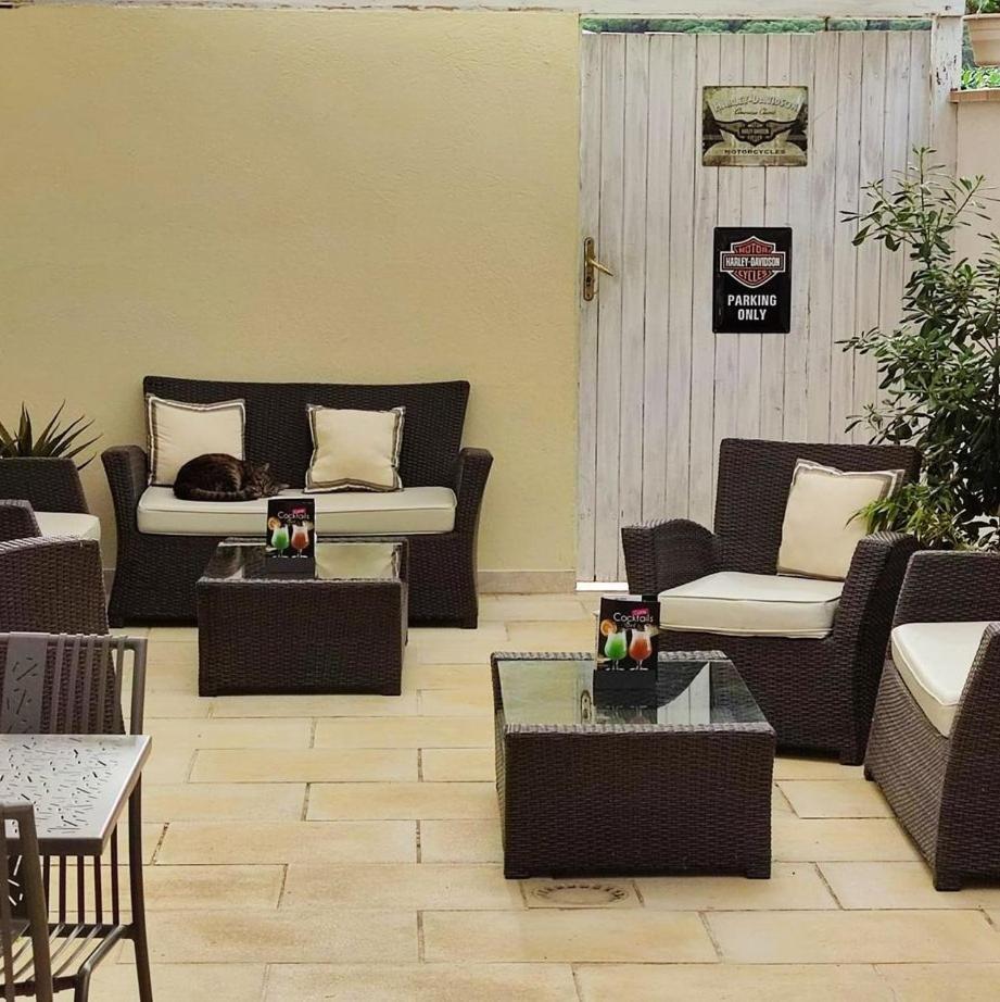 Hotel Le Mediterranee Hyeres Bagian luar foto