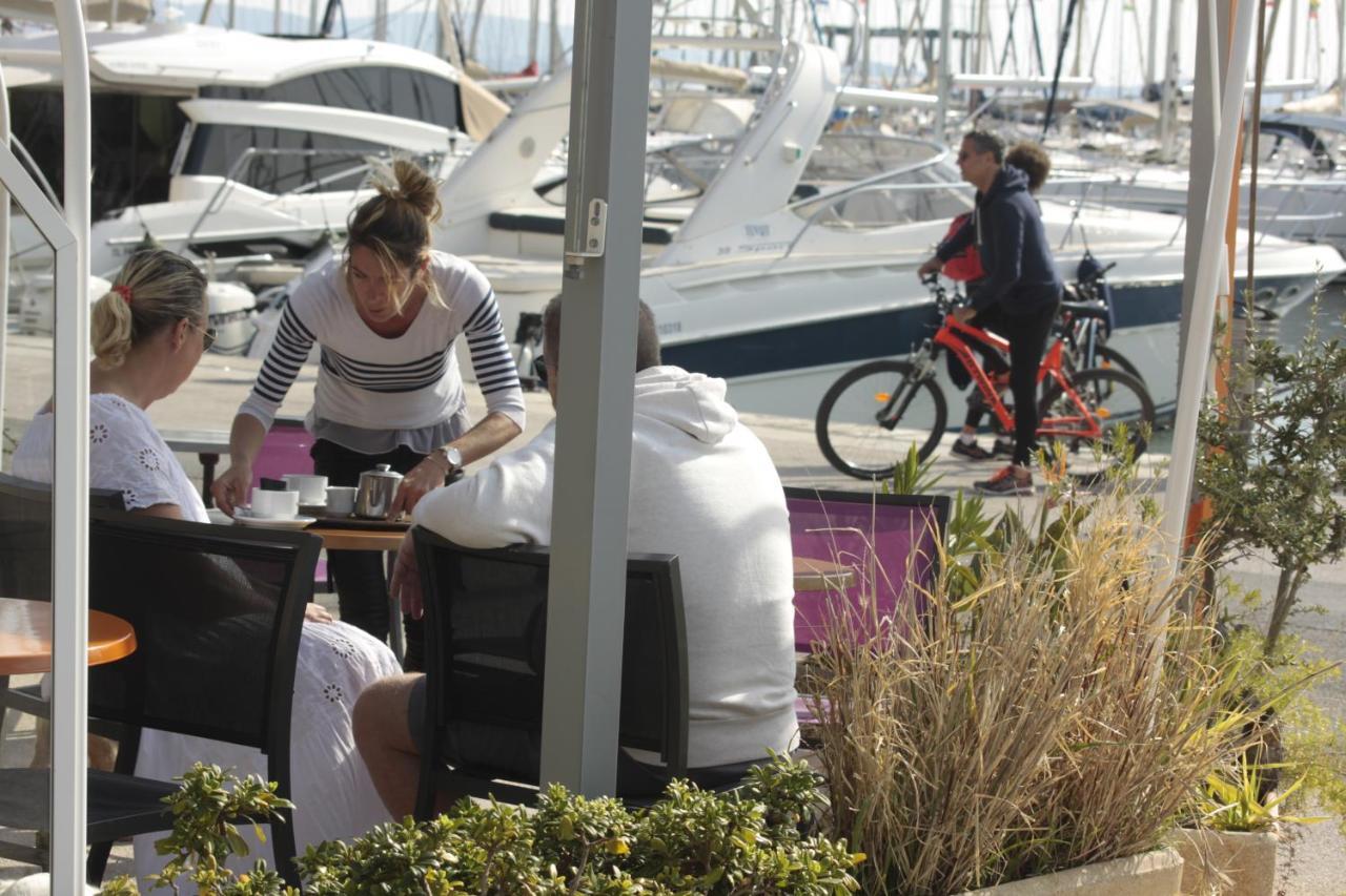 Hotel Le Mediterranee Hyeres Bagian luar foto