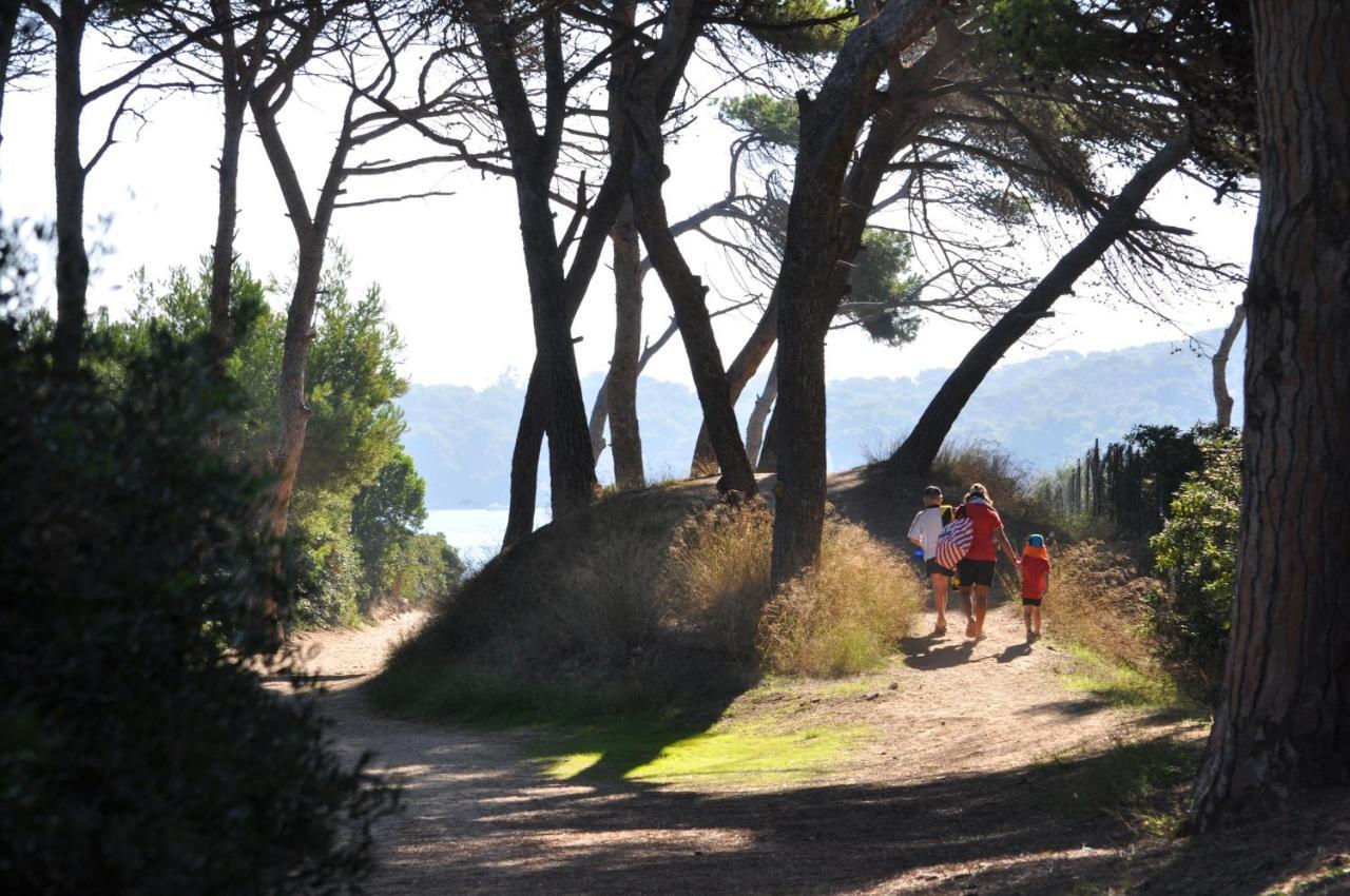 Hotel Le Mediterranee Hyeres Bagian luar foto